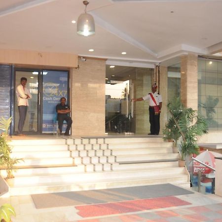 Suvarna Regency Hassan Luaran gambar