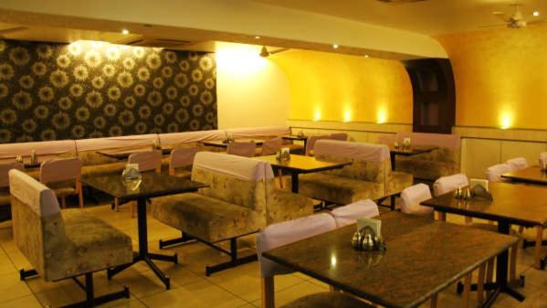 Suvarna Regency Hassan Luaran gambar