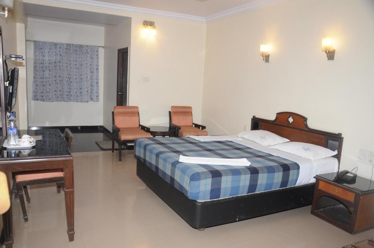 Suvarna Regency Hassan Luaran gambar