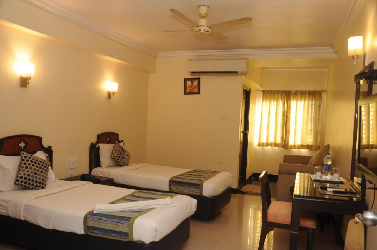 Suvarna Regency Hassan Luaran gambar