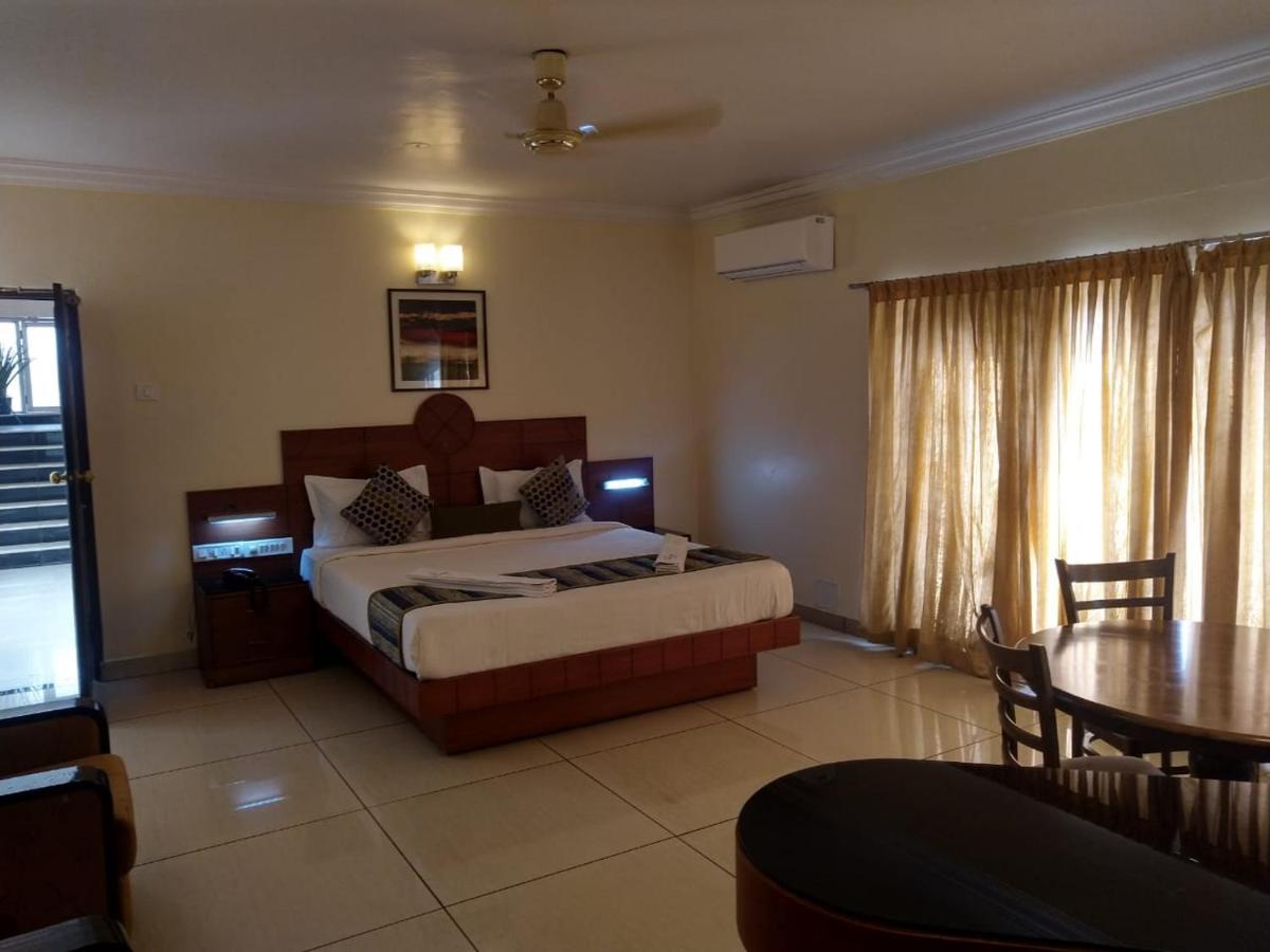 Suvarna Regency Hassan Luaran gambar