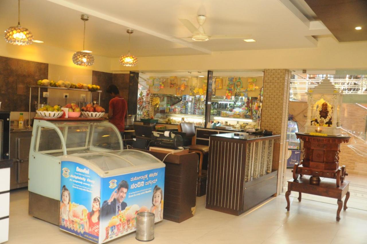 Suvarna Regency Hassan Luaran gambar